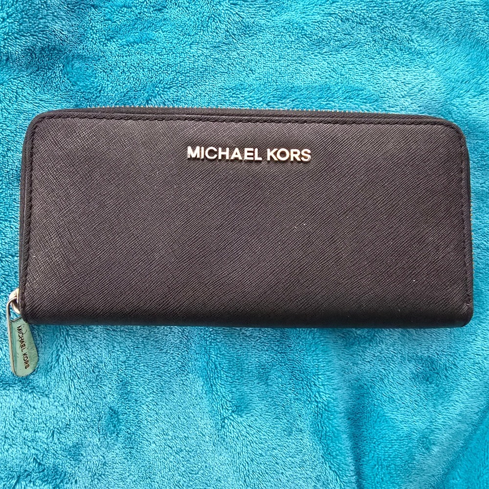 Michael Kors Jet Set Travel Large Saffiano Leather Continental Wallet - Black